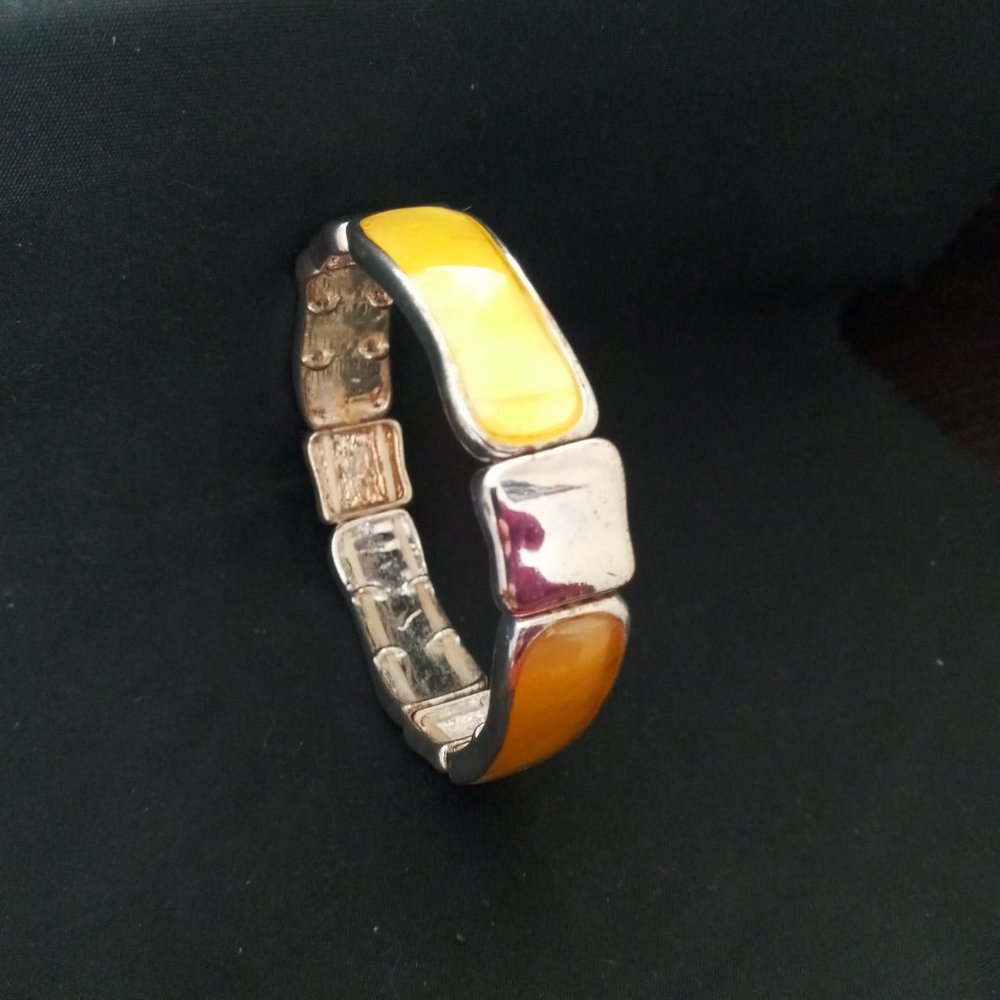 Women's bracelet